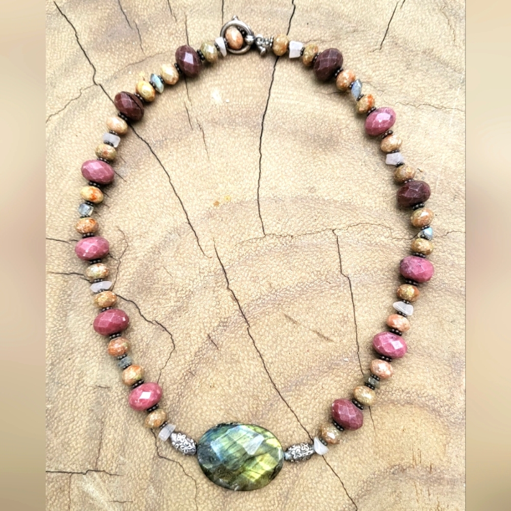 Amazing Carnelian precious stone Necklace NEW